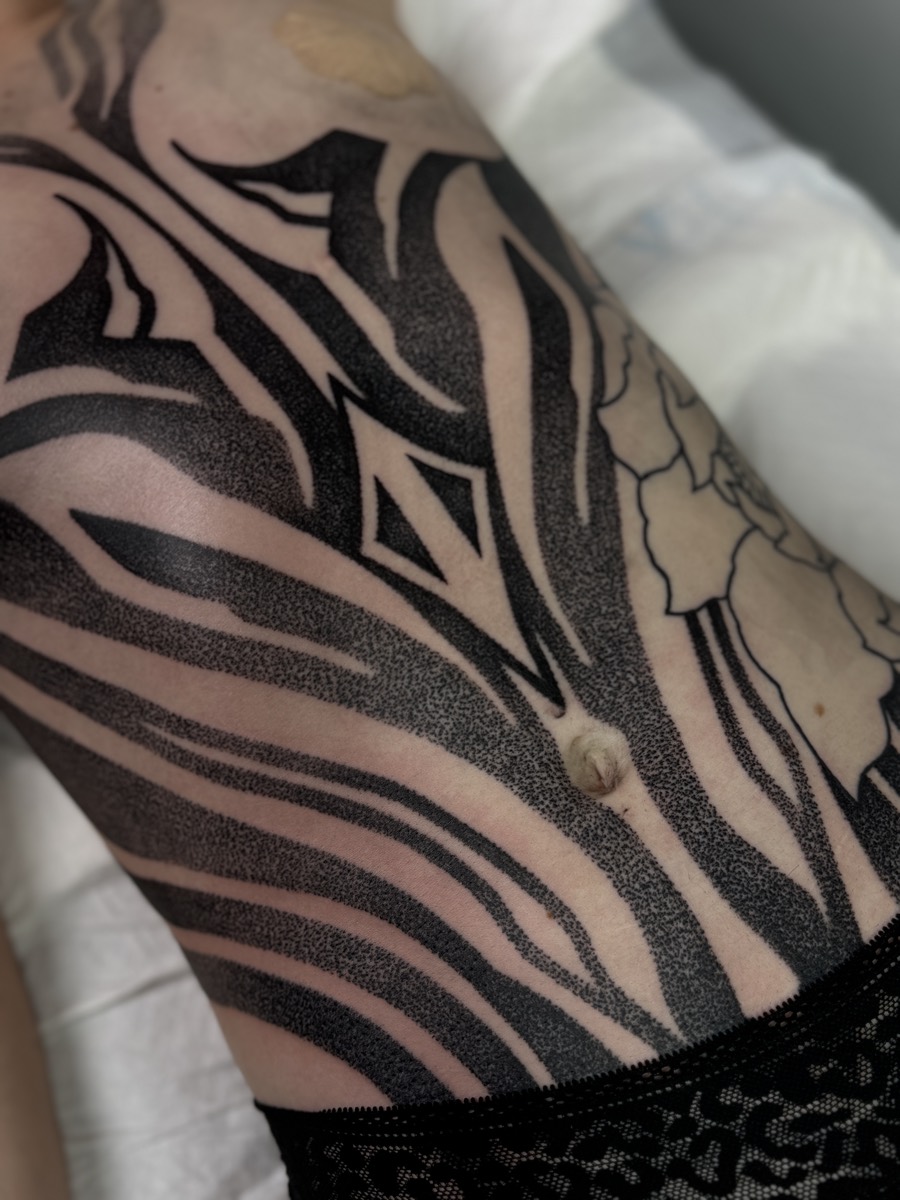 Gradients added to Laura's bodysuit project, blackwork dotwork shading by Si in Bristol